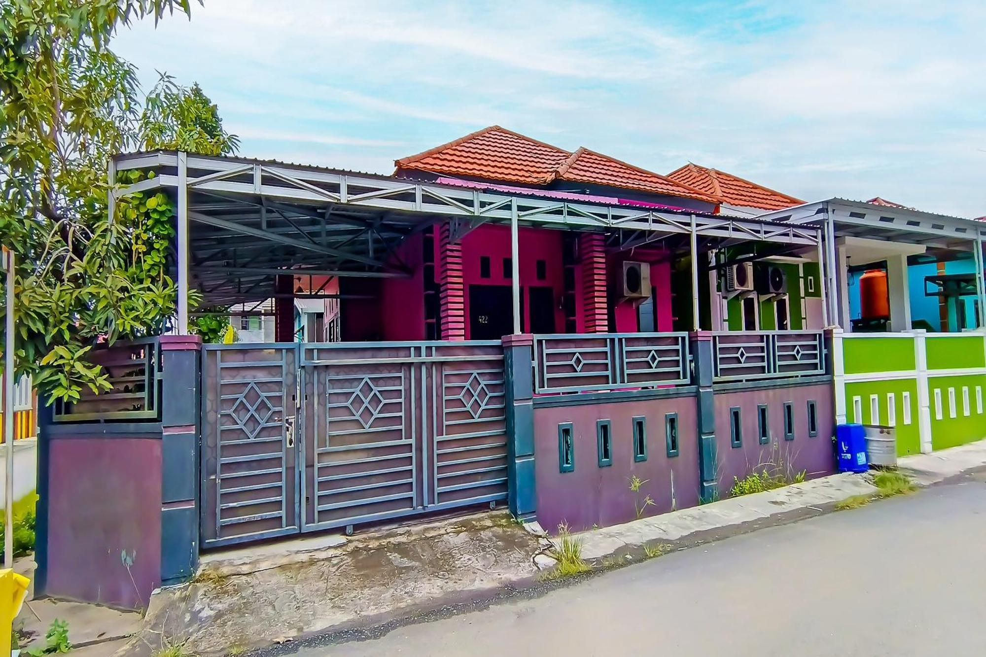 Spot On 92466 Adam Kost Syariahnearwisata Jembatan Barito Hotell Banjarmasin  Eksteriør bilde
